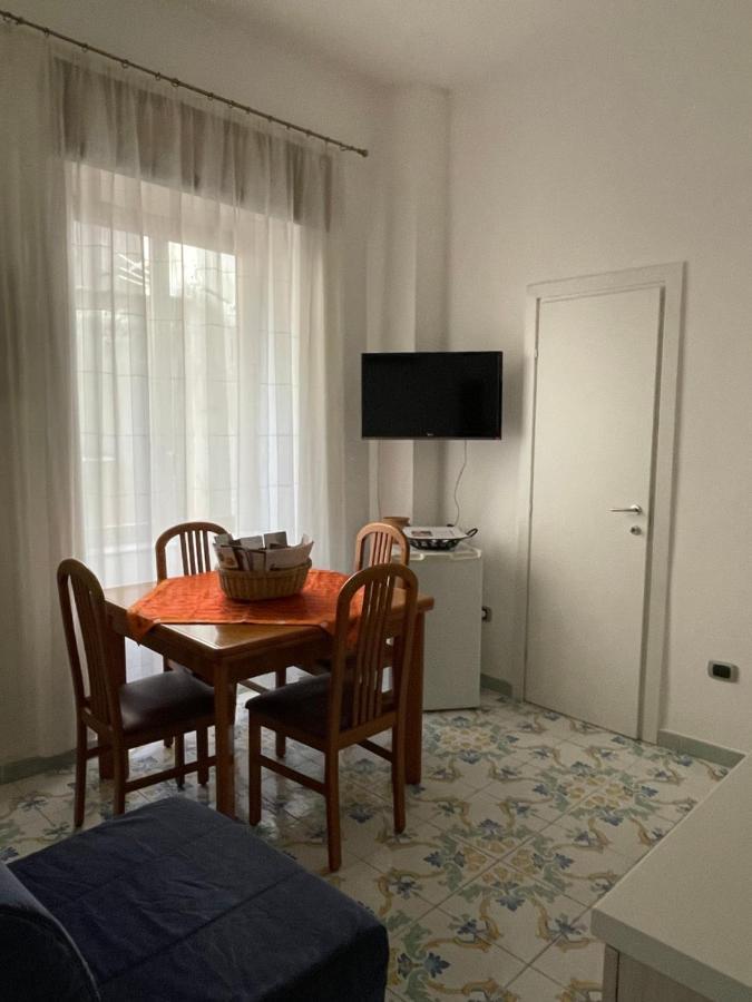 Queen Carolina'S Homes - Apartments In Old Town Νάπολη Εξωτερικό φωτογραφία
